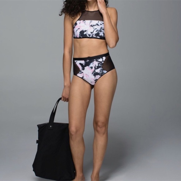 Lululemon Salty Swim Bikini Set Reversible size XS - Picture 3 of 16